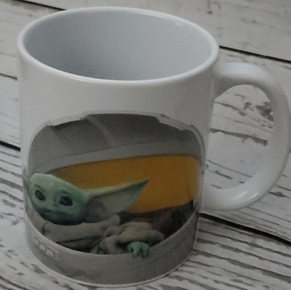 Star Wars The Mandelorian baby Yoda mug from Galerie